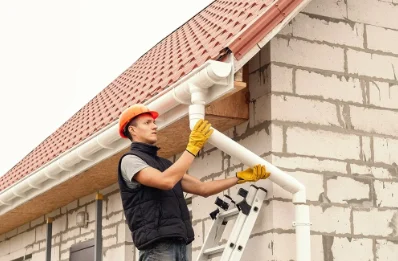 Pose et remplacement de gouttières au Verger